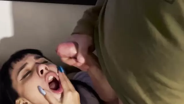 Кончил в рот аргентинской брюнетки на сеансе терапии